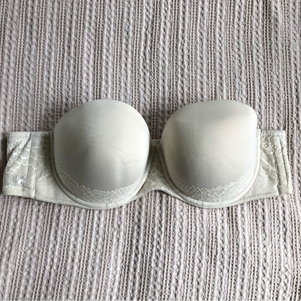 Torrid Strapless Bra 46C -missing straps